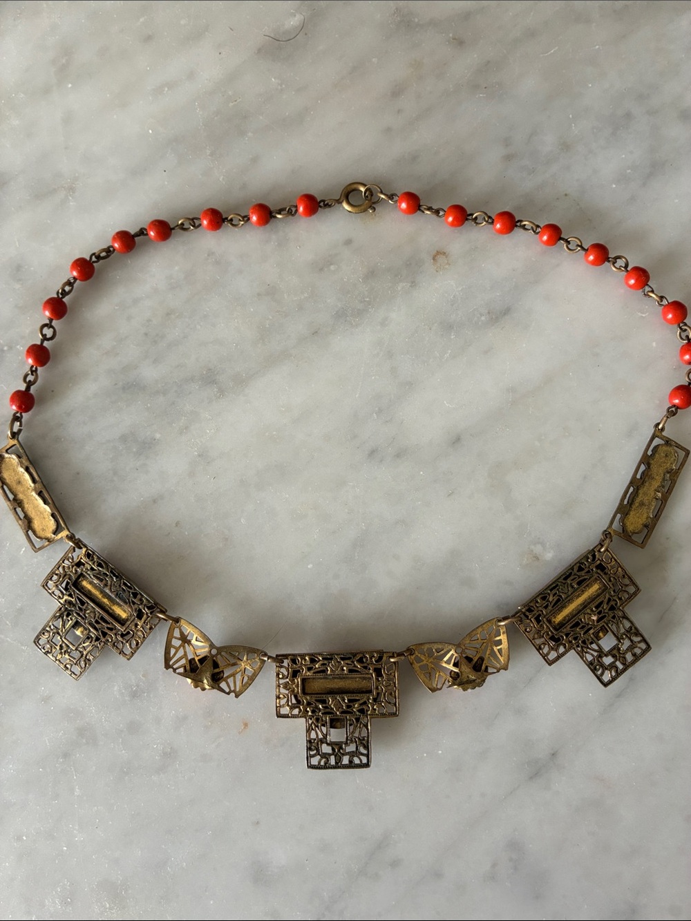 Vintage Art Deco Glass and Filigree Necklace - Picture 3 of 4